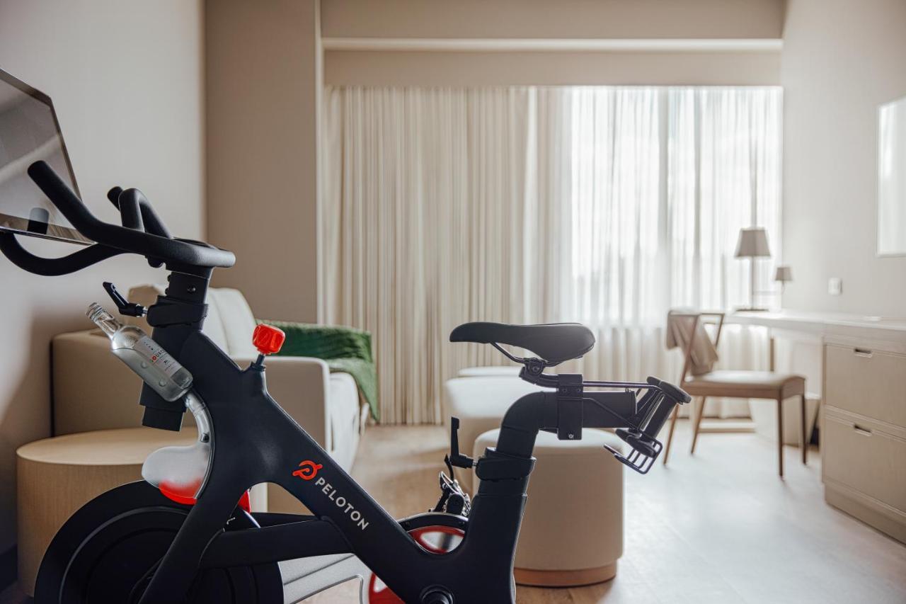 Ette Luxury Hotel & Spa Four Corners エクステリア 写真 Peloton stationary bike