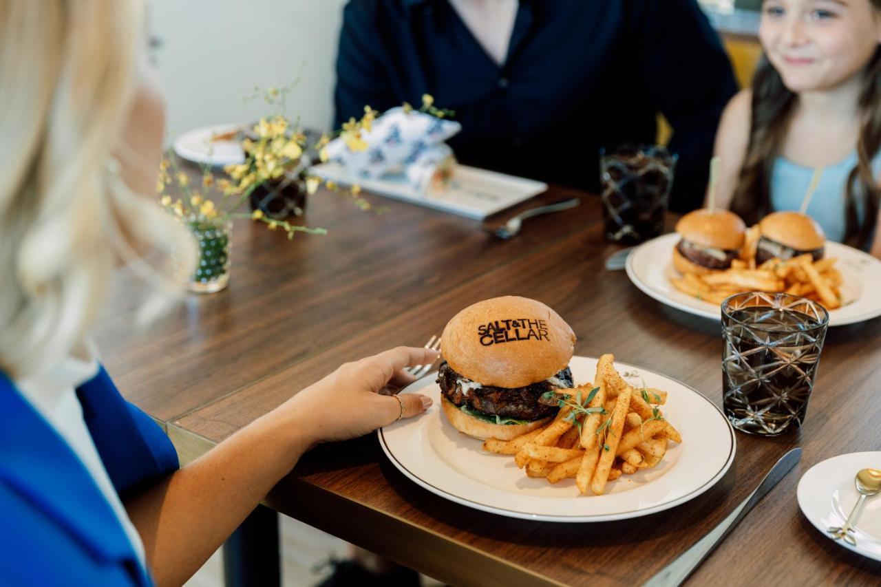 Ette Luxury Hotel & Spa Four Corners エクステリア 写真 A burger at Saint Cellas