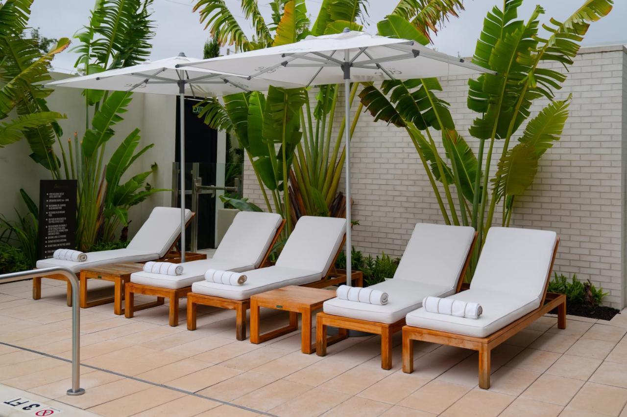 Ette Luxury Hotel & Spa Four Corners エクステリア 写真 Sunloungers