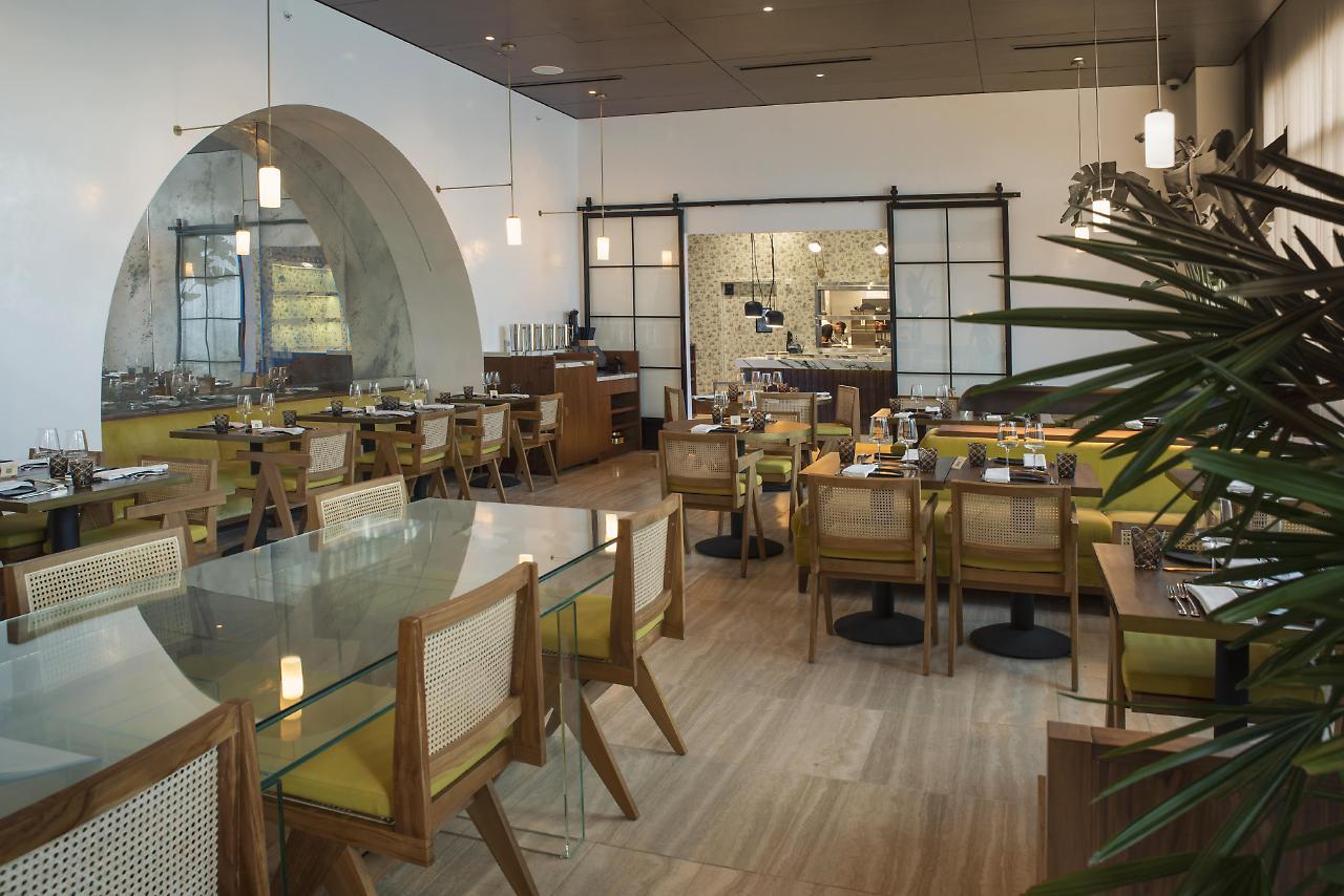 Ette Luxury Hotel & Spa Four Corners エクステリア 写真 Interior of the restaurant