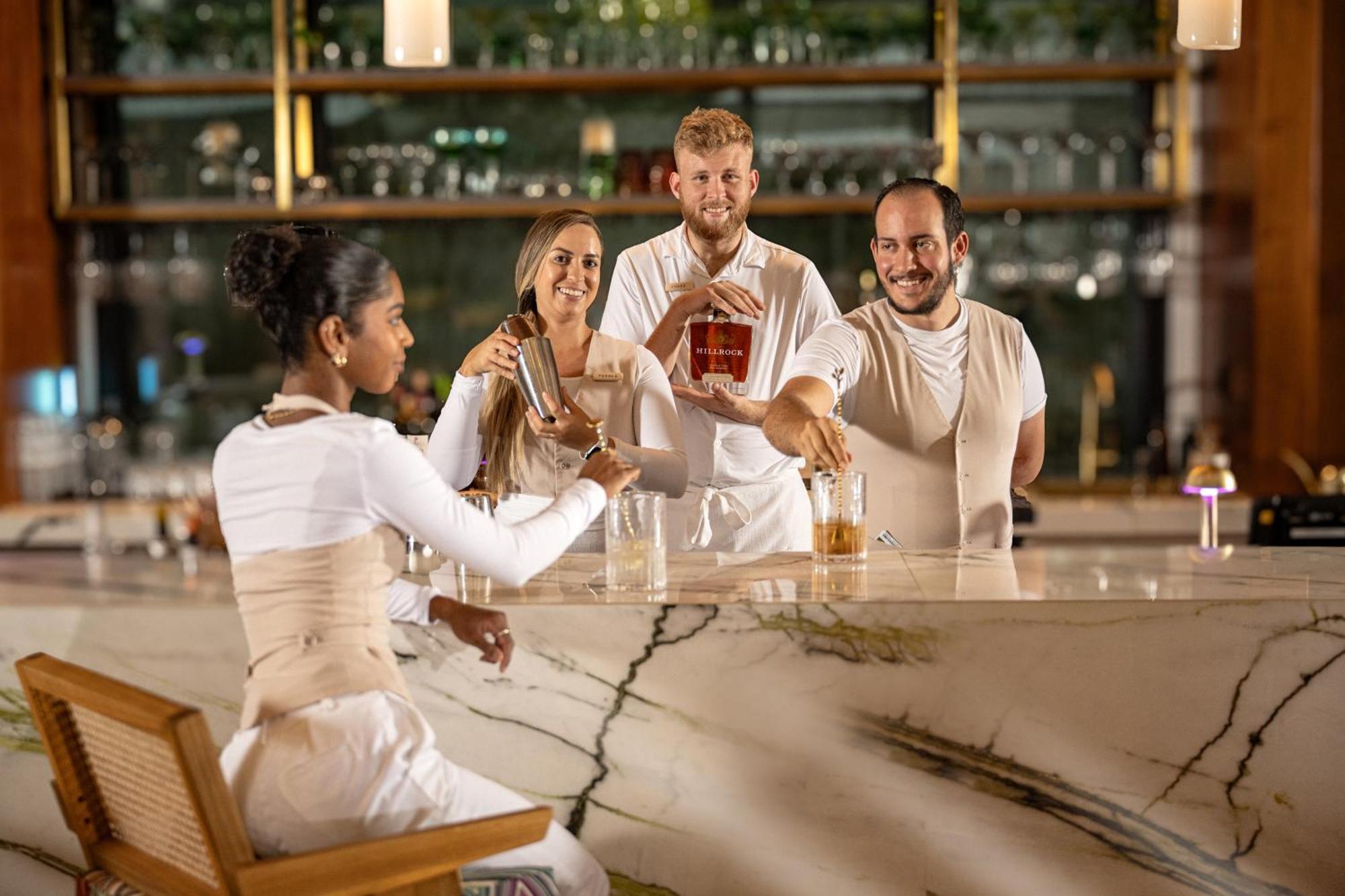 Ette Luxury Hotel & Spa Four Corners エクステリア 写真 The bar at the hotel