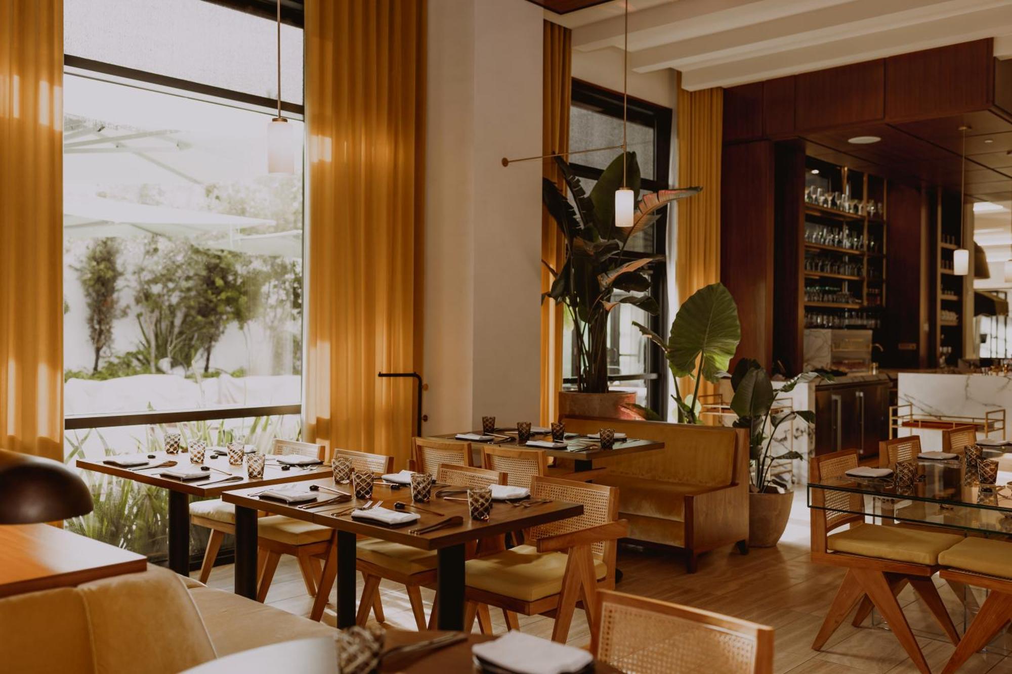 Ette Luxury Hotel & Spa Four Corners エクステリア 写真 Interior of the restaurant